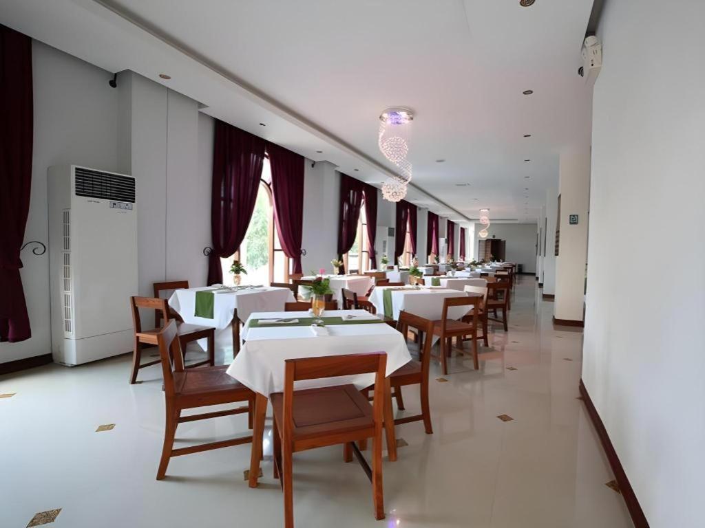 Phonethip Plaza Hotel Vientiane Exteriör bild