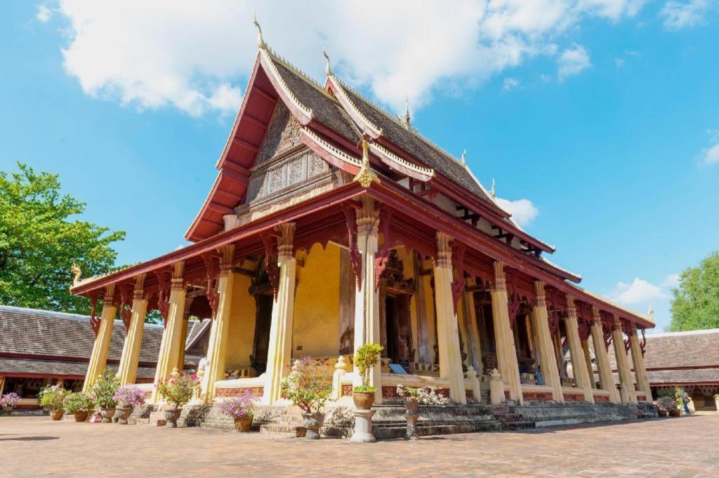 Phonethip Plaza Hotel Vientiane Exteriör bild
